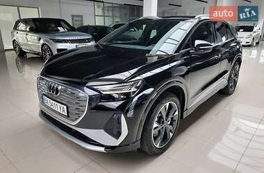 Позашляховик / Кросовер Audi Q4 e-tron 2023 в 