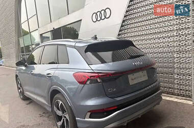 Внедорожник / Кроссовер Audi Q4 e-tron 2023 в 