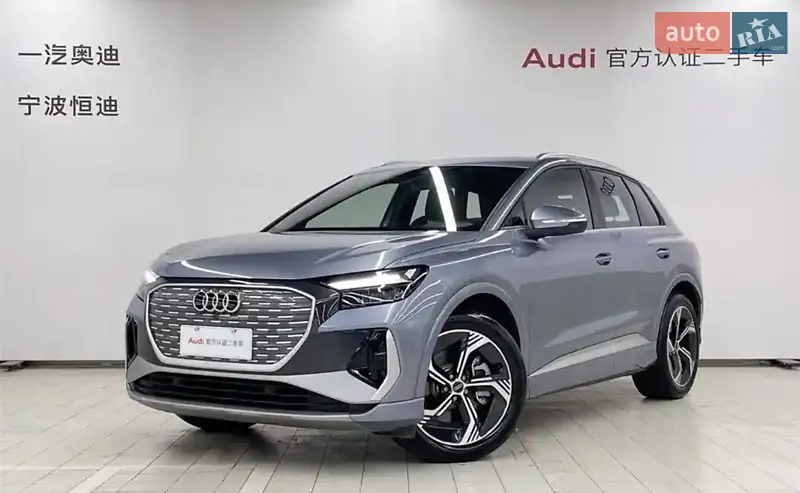 Внедорожник / Кроссовер Audi Q4 e-tron 2023 в 