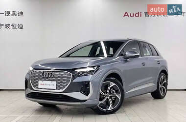 Позашляховик / Кросовер Audi Q4 e-tron 2023 в 