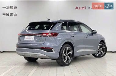 Позашляховик / Кросовер Audi Q4 e-tron 2023 в 