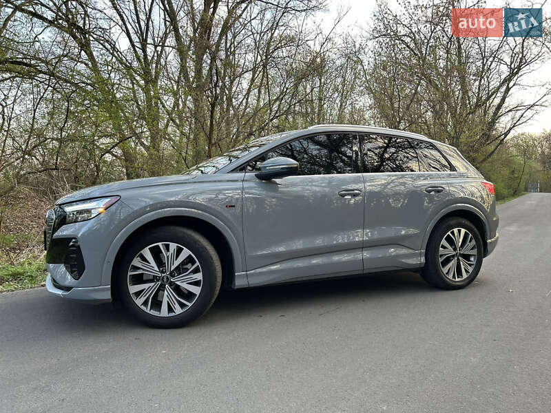 Внедорожник / Кроссовер Audi Q4 e-tron 2023 в Белой Церкви