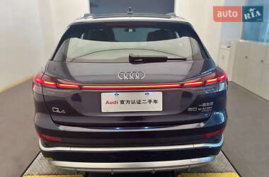 Позашляховик / Кросовер Audi Q4 e-tron 2023 в 