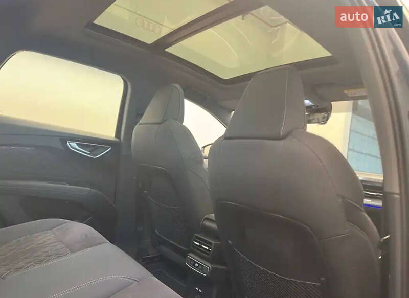 Внедорожник / Кроссовер Audi Q4 e-tron 2023 в Киеве фото 15 Внедорожник / Кроссовер Audi Q4 e-tron 2023 в Киеве