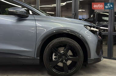 Внедорожник / Кроссовер Audi Q4 e-tron 2024 в 