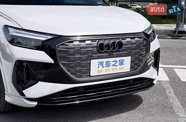 Внедорожник / Кроссовер Audi Q4 e-tron 2025 в 