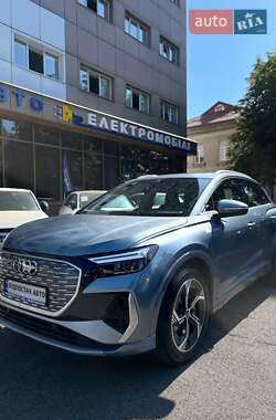 Позашляховик / Кросовер Audi Q4 e-tron 2025 в Києві
