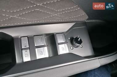 Позашляховик / Кросовер Audi Q4 e-tron 2023 в 