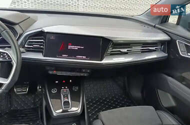 Внедорожник / Кроссовер Audi Q4 e-tron 2023 в 