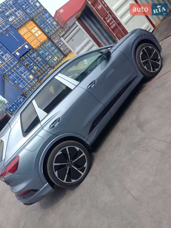 Позашляховик / Кросовер Audi Q4 e-tron 2024 в Львові