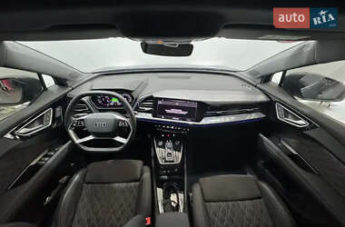 Позашляховик / Кросовер Audi Q4 e-tron 2024 в 
