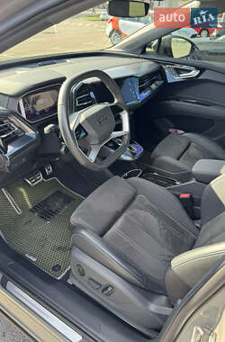 Внедорожник / Кроссовер Audi Q4 e-tron 2023 в 