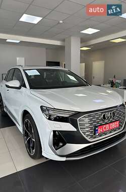 Внедорожник / Кроссовер Audi Q4 e-tron 2023 в 