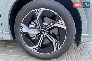 Внедорожник / Кроссовер Audi Q4 e-tron 2025 в 