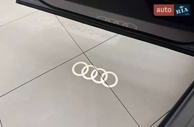 Внедорожник / Кроссовер Audi Q4 e-tron 2022 в 