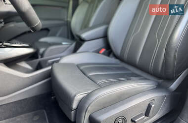 Внедорожник / Кроссовер Audi Q4 e-tron 2023 в 
