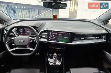 Позашляховик / Кросовер Audi Q4 e-tron 2023 в 