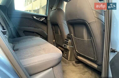 Внедорожник / Кроссовер Audi Q4 e-tron 2023 в 