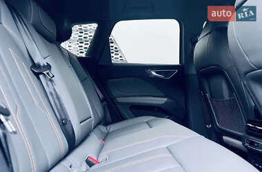 Внедорожник / Кроссовер Audi Q4 e-tron 2023 в 