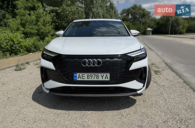 Внедорожник / Кроссовер Audi Q4 e-tron 2024 в 