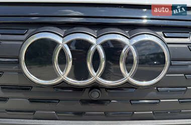 Внедорожник / Кроссовер Audi Q4 e-tron 2024 в 