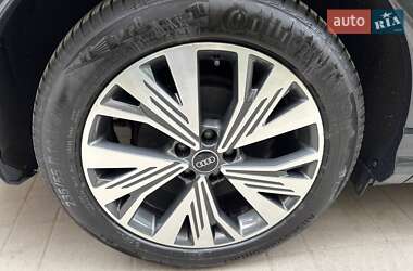 Внедорожник / Кроссовер Audi Q4 e-tron 2021 в 