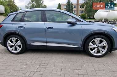 Позашляховик / Кросовер Audi Q4 e-tron 2023 в 