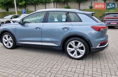 Позашляховик / Кросовер Audi Q4 e-tron 2023 в 