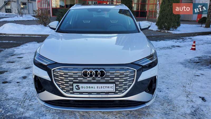 Внедорожник / Кроссовер Audi Q4 e-tron 2023 в Киеве