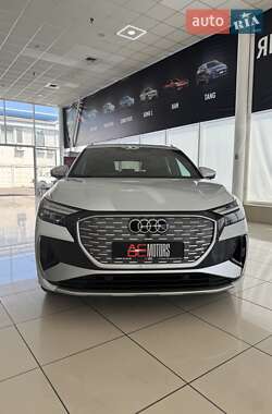 Внедорожник / Кроссовер Audi Q4 e-tron 2022 в 