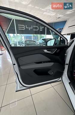 Внедорожник / Кроссовер Audi Q4 e-tron 2022 в 