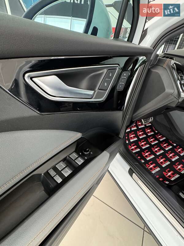 Внедорожник / Кроссовер Audi Q4 e-tron 2022 в Одессе