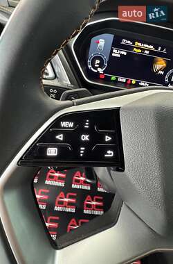 Внедорожник / Кроссовер Audi Q4 e-tron 2022 в 