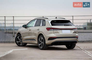 Внедорожник / Кроссовер Audi Q4 e-tron 2024 в 