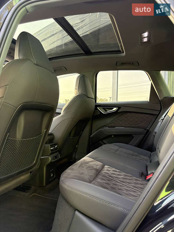 Позашляховик / Кросовер Audi Q4 e-tron 2024 в Києві