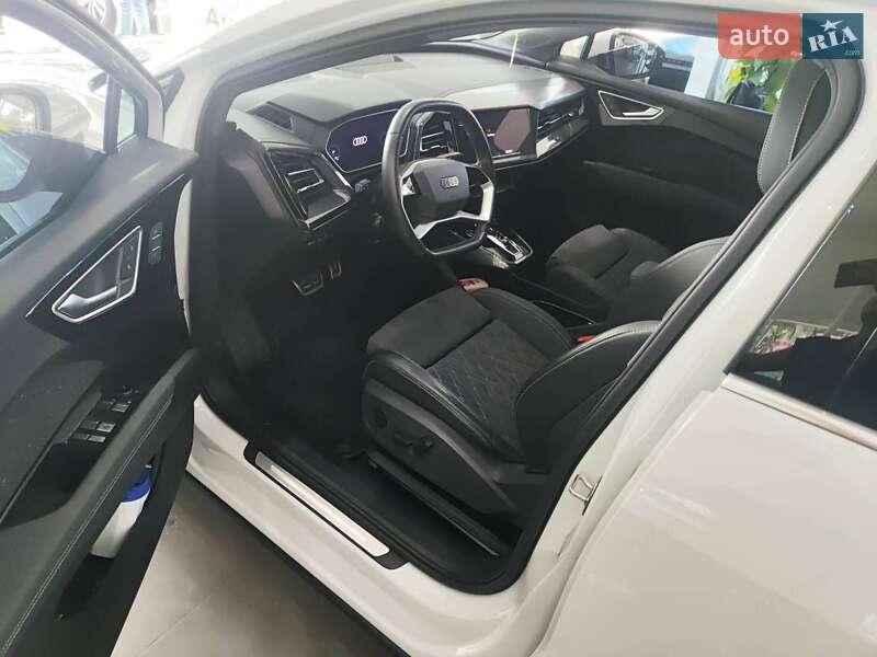 Внедорожник / Кроссовер Audi Q4 e-tron 2023 в Днепре
