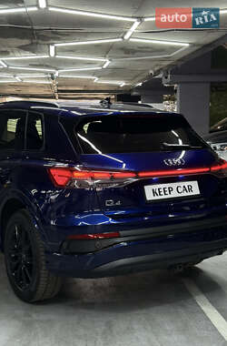 Позашляховик / Кросовер Audi Q4 e-tron 2023 в 