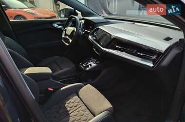 Внедорожник / Кроссовер Audi Q4 e-tron 2023 в 