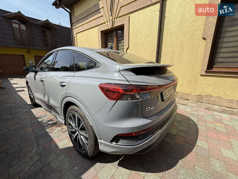 Позашляховик / Кросовер Audi Q4 e-tron 2023 в Львові