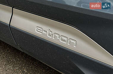 Внедорожник / Кроссовер Audi Q4 e-tron 2023 в 