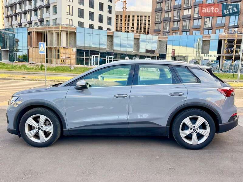 Позашляховик / Кросовер Audi Q4 e-tron 2022 в Києві