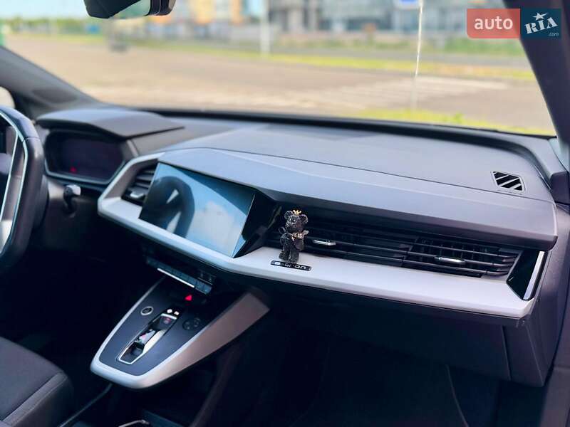 Позашляховик / Кросовер Audi Q4 e-tron 2022 в Києві