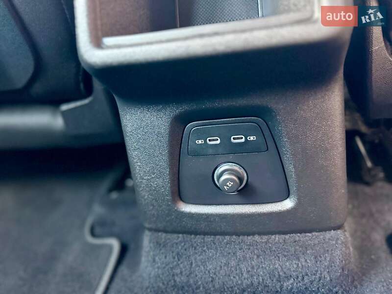 Позашляховик / Кросовер Audi Q4 e-tron 2022 в Києві