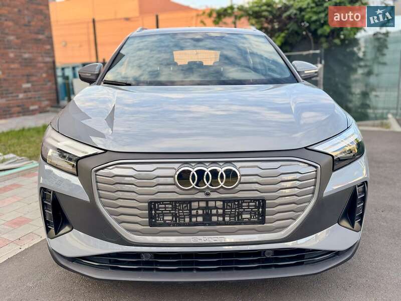Позашляховик / Кросовер Audi Q4 e-tron 2022 в Києві