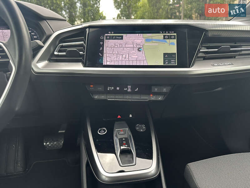 Позашляховик / Кросовер Audi Q4 e-tron 2021 в Києві