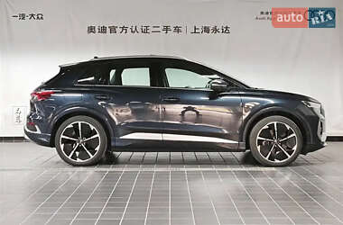 Внедорожник / Кроссовер Audi Q4 e-tron 2023 в 