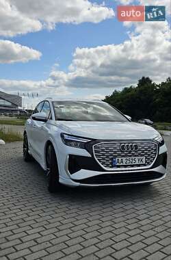 Внедорожник / Кроссовер Audi Q4 e-tron 2022 в 