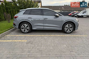 Позашляховик / Кросовер Audi Q4 e-tron 2023 в 