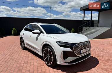 Позашляховик / Кросовер Audi Q4 e-tron 2022 в 