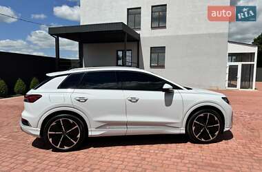 Позашляховик / Кросовер Audi Q4 e-tron 2022 в 